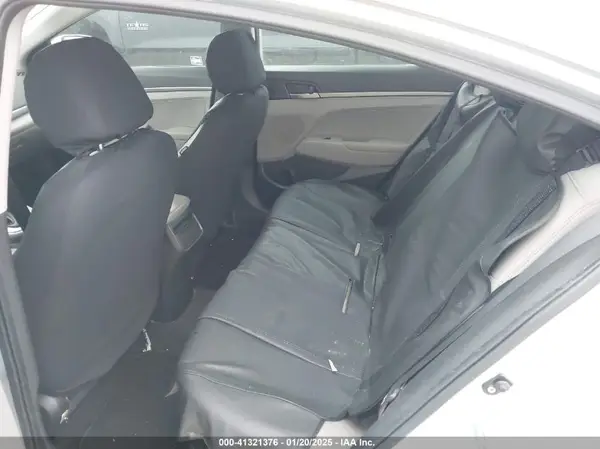 KMHD74LF9HU325816 2017 HYUNDAI ELANTRA - Image 8