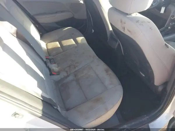 KMHD74LF9HU329901 2017 HYUNDAI ELANTRA - Image 8