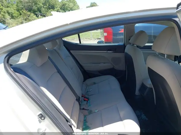 KMHD74LF9HU330420 2017 HYUNDAI ELANTRA - Image 8