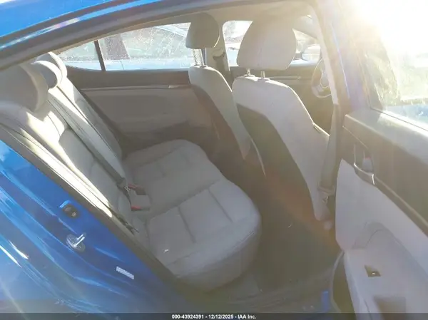 KMHD74LF9HU330580 2017 HYUNDAI ELANTRA - Image 8