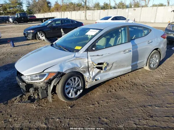 KMHD74LF9HU340283 2017 HYUNDAI ELANTRA - Image 2