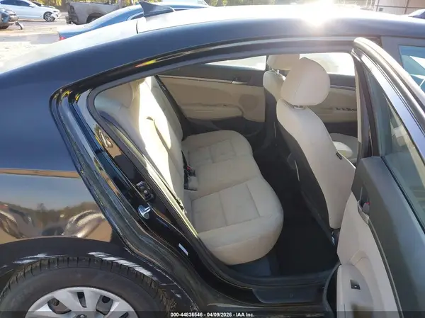 KMHD74LF9HU359951 2017 HYUNDAI ELANTRA - Image 8