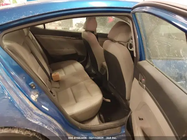 KMHD74LF9HU365135 2017 HYUNDAI ELANTRA - Image 8