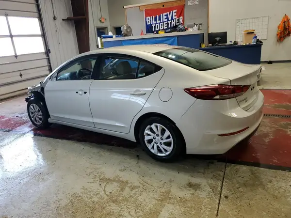 KMHD74LF9HU370173 2017 HYUNDAI ELANTRA - Image 2