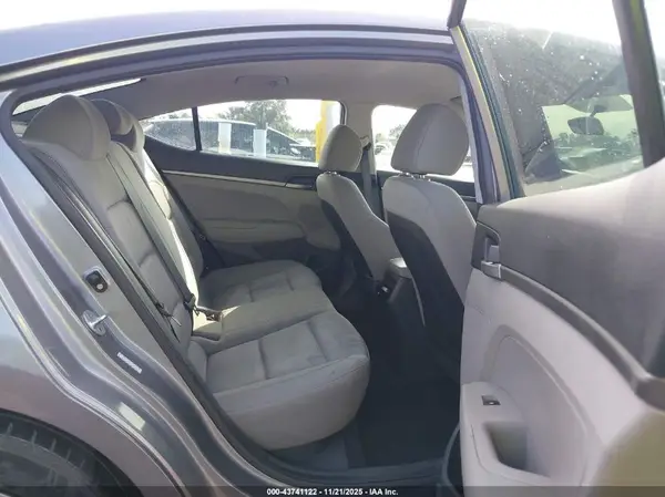 KMHD74LF9HU371498 2017 HYUNDAI ELANTRA - Image 8