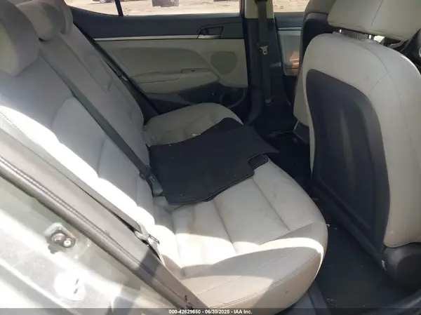 KMHD74LF9HU391878 2017 HYUNDAI ELANTRA - Image 8