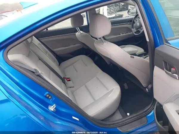 KMHD74LF9HU392982 2017 HYUNDAI ELANTRA - Image 8