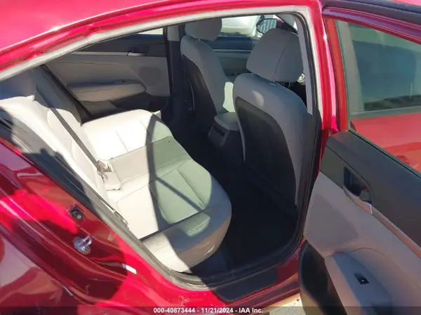 KMHD74LF9HU395820 2017 HYUNDAI ELANTRA - Image 8