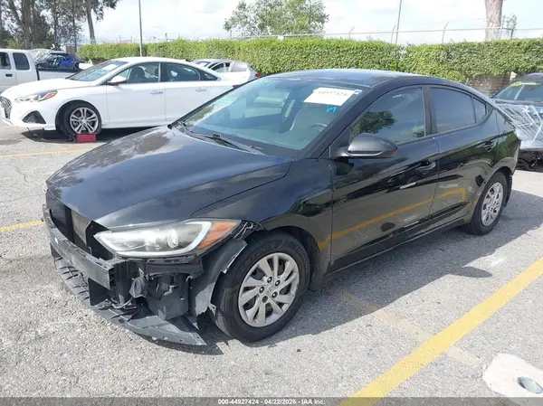 KMHD74LF9HU396742 2017 HYUNDAI ELANTRA - Image 2