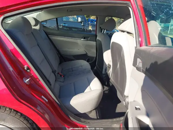 KMHD74LF9HU400403 2017 HYUNDAI ELANTRA - Image 8
