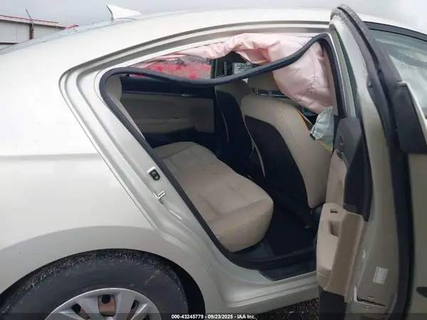 KMHD74LF9HU424538 2017 HYUNDAI ELANTRA - Image 8