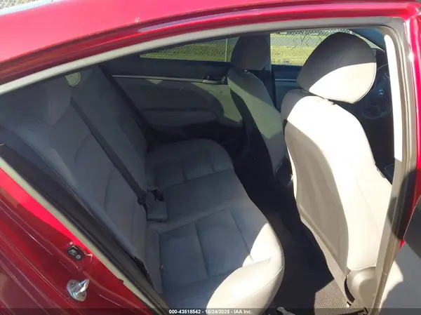 KMHD74LF9HU424653 2017 HYUNDAI ELANTRA - Image 8