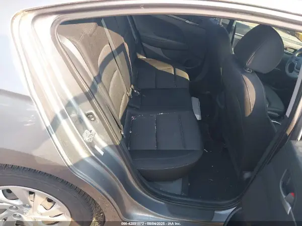 KMHD74LF9JU447243 2018 HYUNDAI ELANTRA - Image 8