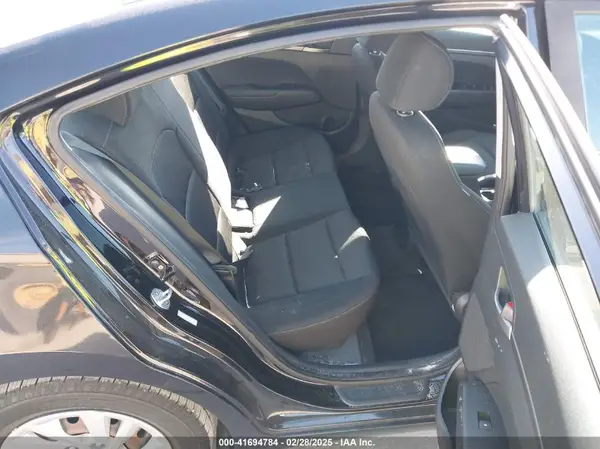 KMHD74LF9JU468822 2018 HYUNDAI ELANTRA - Image 8