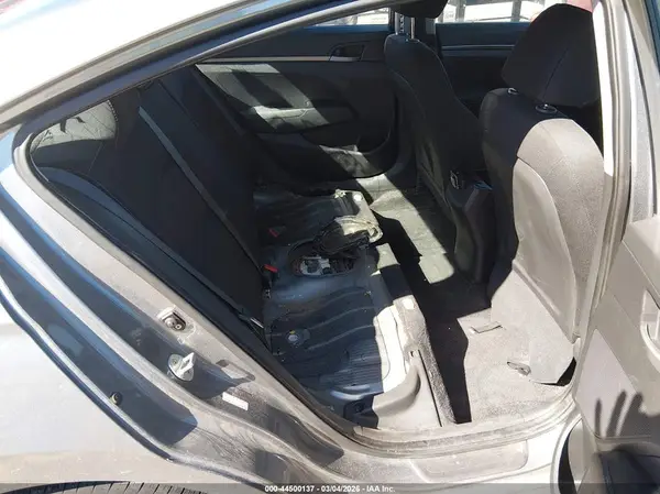 KMHD74LF9JU469887 2018 HYUNDAI ELANTRA - Image 8