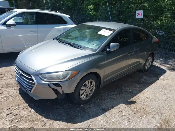 KMHD74LF9JU475978 2018 HYUNDAI ELANTRA - Image 2