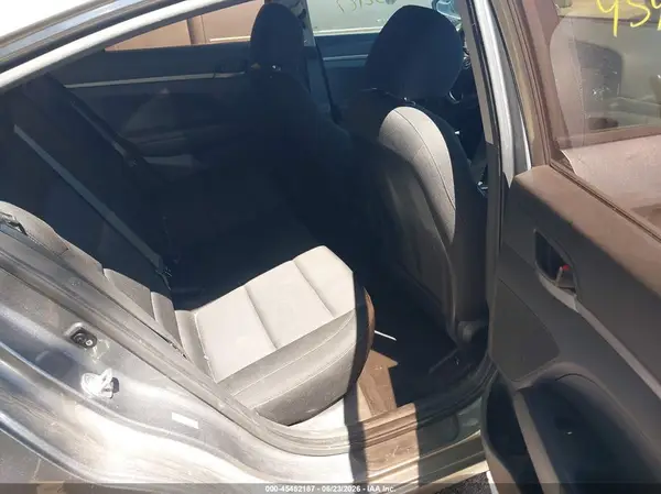 KMHD74LF9JU475978 2018 HYUNDAI ELANTRA - Image 8