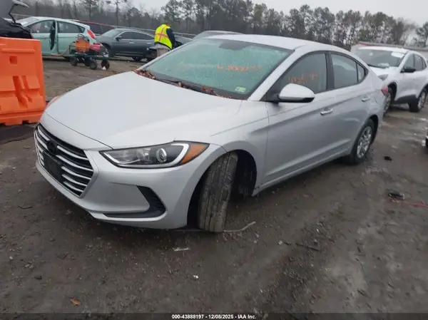 KMHD74LF9JU483711 2018 HYUNDAI ELANTRA - Image 2