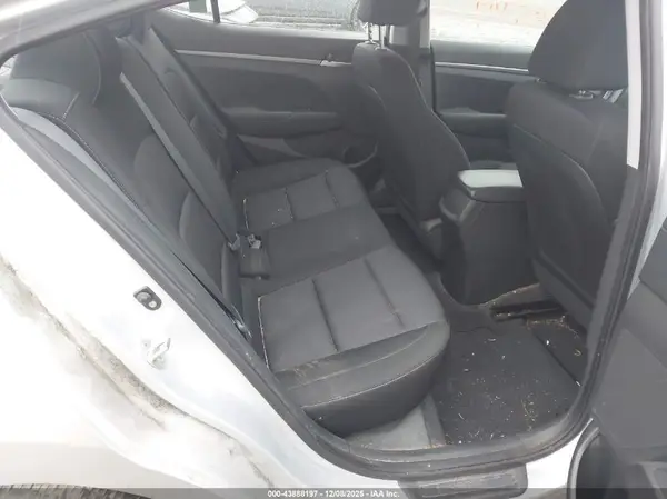 KMHD74LF9JU483711 2018 HYUNDAI ELANTRA - Image 8