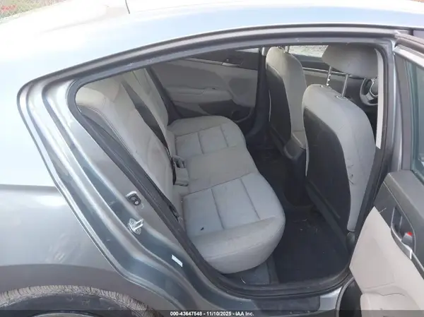 KMHD74LF9JU565230 2018 HYUNDAI ELANTRA - Image 8