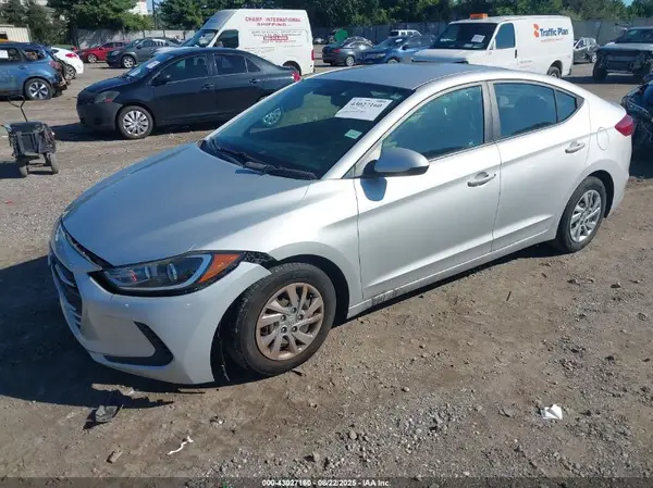 KMHD74LF9JU577362 2018 HYUNDAI ELANTRA - Image 2