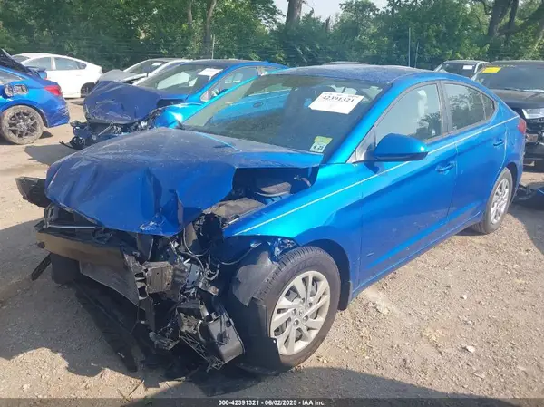 KMHD74LF9JU677915 2018 HYUNDAI ELANTRA - Image 2