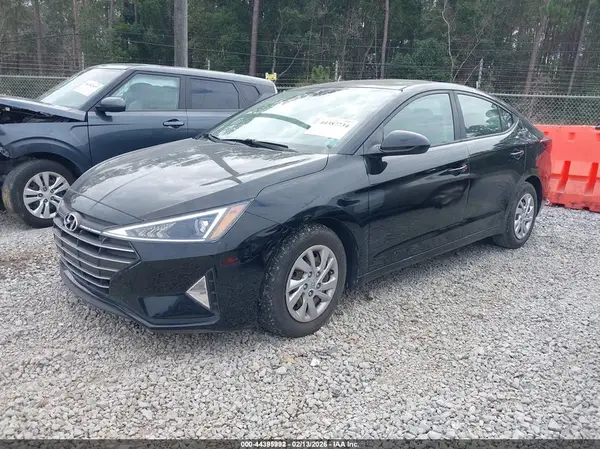 KMHD74LF9LU070805 2020 HYUNDAI ELANTRA - Image 2