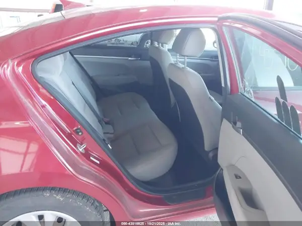 KMHD74LFXHU067225 2017 HYUNDAI ELANTRA - Image 8