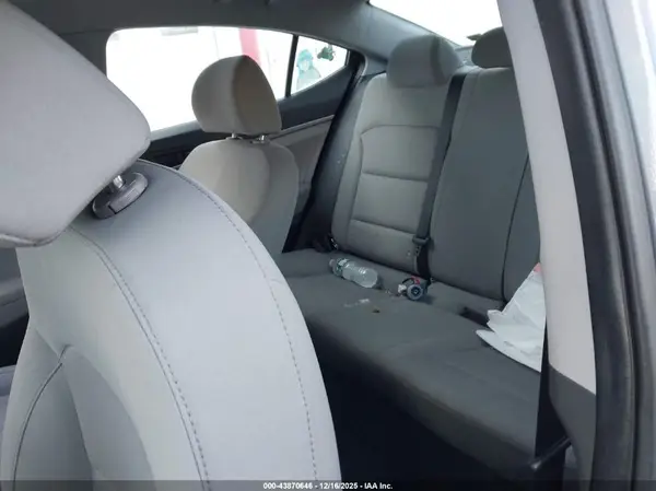 KMHD74LFXHU086955 2017 HYUNDAI ELANTRA - Image 8
