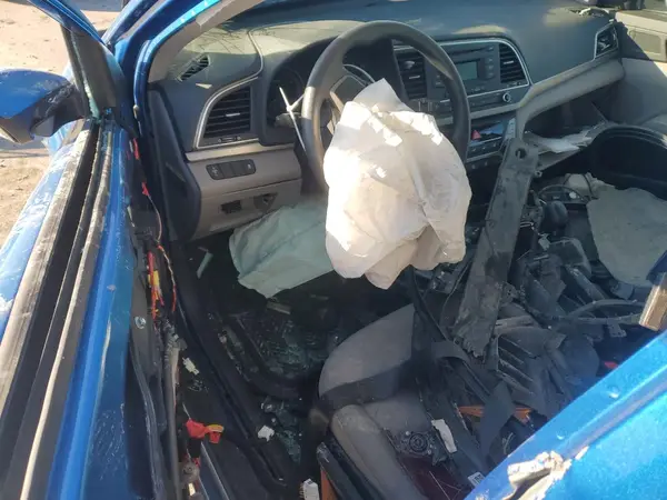 KMHD74LFXHU090052 2017 HYUNDAI ELANTRA - Image 8