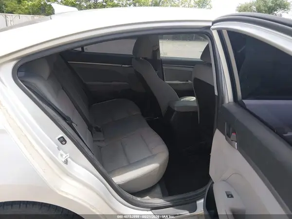 KMHD74LFXHU098359 2017 HYUNDAI ELANTRA - Image 8