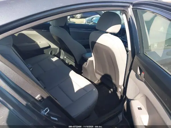 KMHD74LFXHU114494 2017 HYUNDAI ELANTRA - Image 8