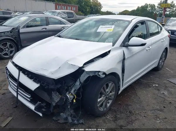 KMHD74LFXHU132008 2017 HYUNDAI ELANTRA - Image 2
