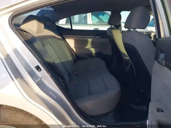 KMHD74LFXHU135118 2017 HYUNDAI ELANTRA - Image 8