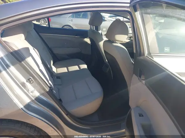 KMHD74LFXHU135717 2017 HYUNDAI ELANTRA - Image 8