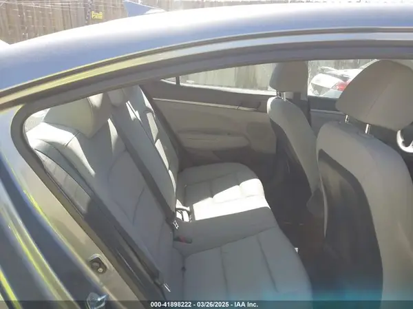 KMHD74LFXHU151156 2017 HYUNDAI ELANTRA - Image 8