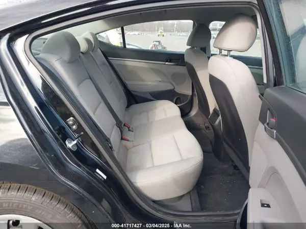 KMHD74LFXHU321287 2017 HYUNDAI ELANTRA - Image 8