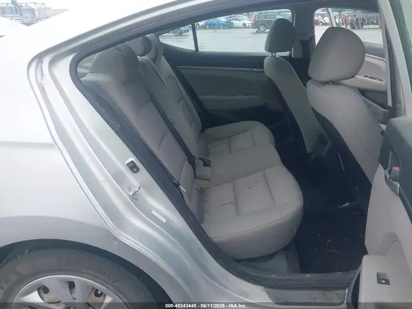 KMHD74LFXHU324707 2017 HYUNDAI ELANTRA - Image 8