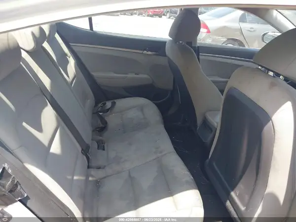 KMHD74LFXHU325792 2017 HYUNDAI ELANTRA - Image 8
