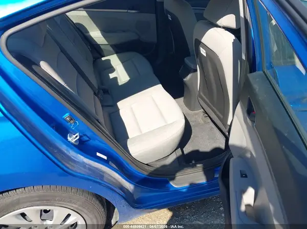 KMHD74LFXHU329602 2017 HYUNDAI ELANTRA - Image 8