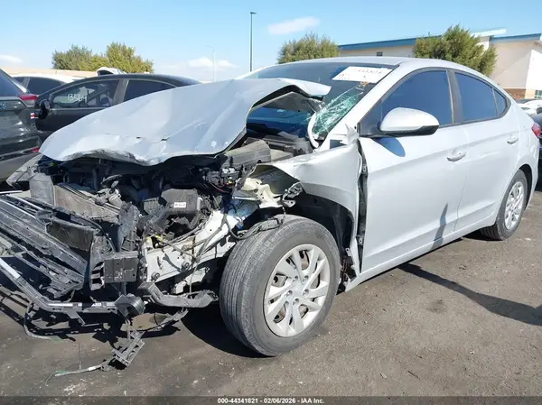 KMHD74LFXHU376547 2017 HYUNDAI ELANTRA - Image 2