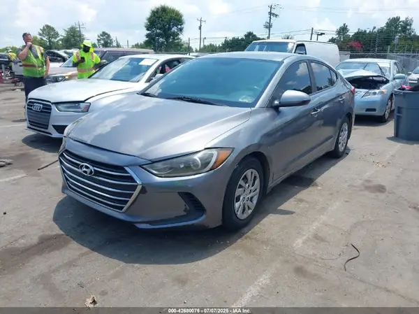 KMHD74LFXHU403892 2017 HYUNDAI ELANTRA - Image 2