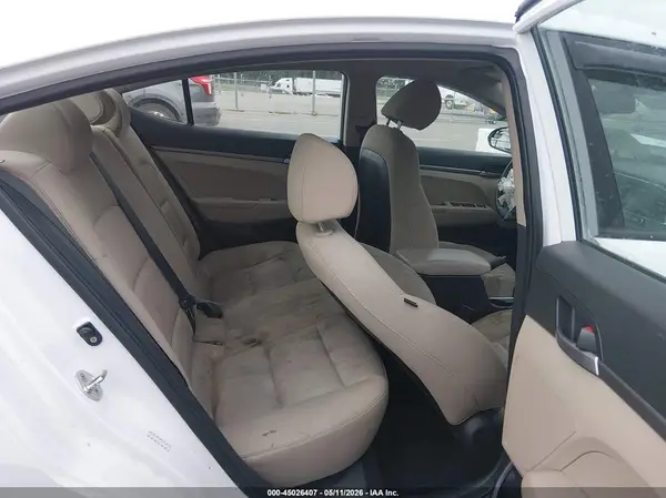 KMHD74LFXJU446103 2018 HYUNDAI ELANTRA - Image 8