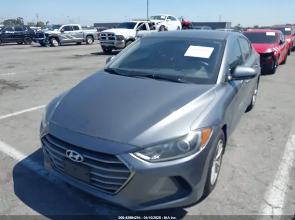 KMHD74LFXJU453469 2018 HYUNDAI ELANTRA - Image 2