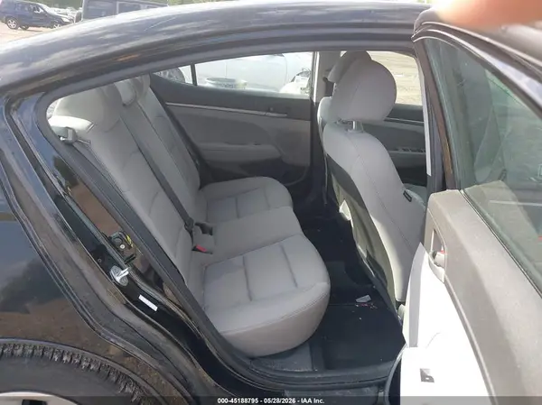 KMHD74LFXJU468893 2018 HYUNDAI ELANTRA - Image 8