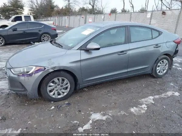 KMHD74LFXJU557587 2018 HYUNDAI ELANTRA - Image 2