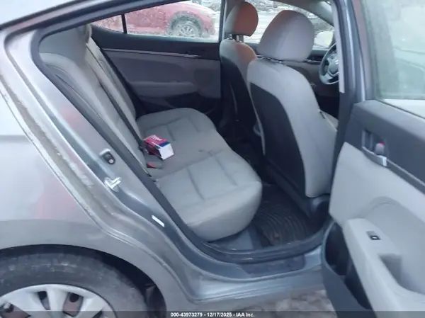 KMHD74LFXJU557587 2018 HYUNDAI ELANTRA - Image 8