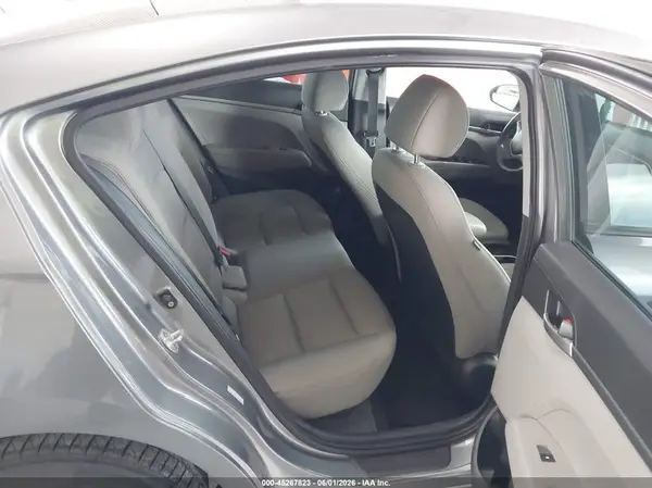 KMHD74LFXJU563048 2018 HYUNDAI ELANTRA - Image 8