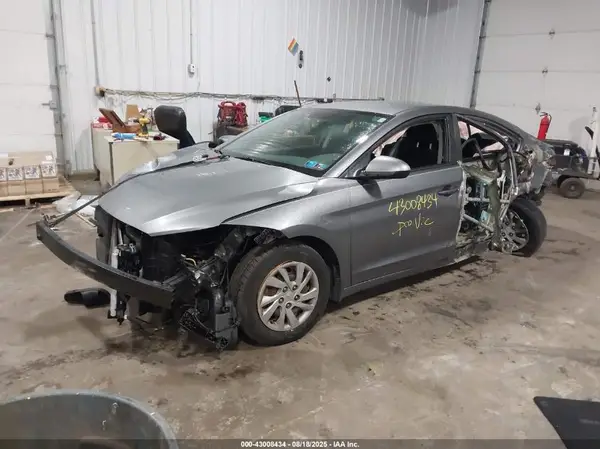 KMHD74LFXJU565415 2018 HYUNDAI ELANTRA - Image 2