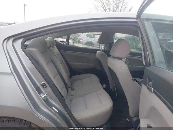 KMHD74LFXJU565866 2018 HYUNDAI ELANTRA - Image 8